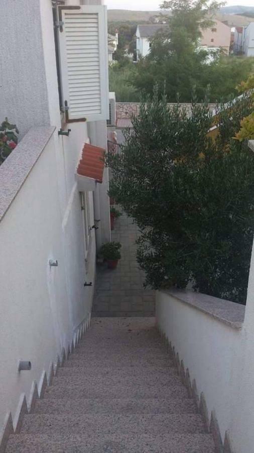 Apartment Ticic Povljana Kültér fotó